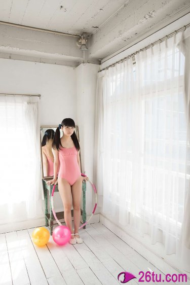 董明珠体验汉服